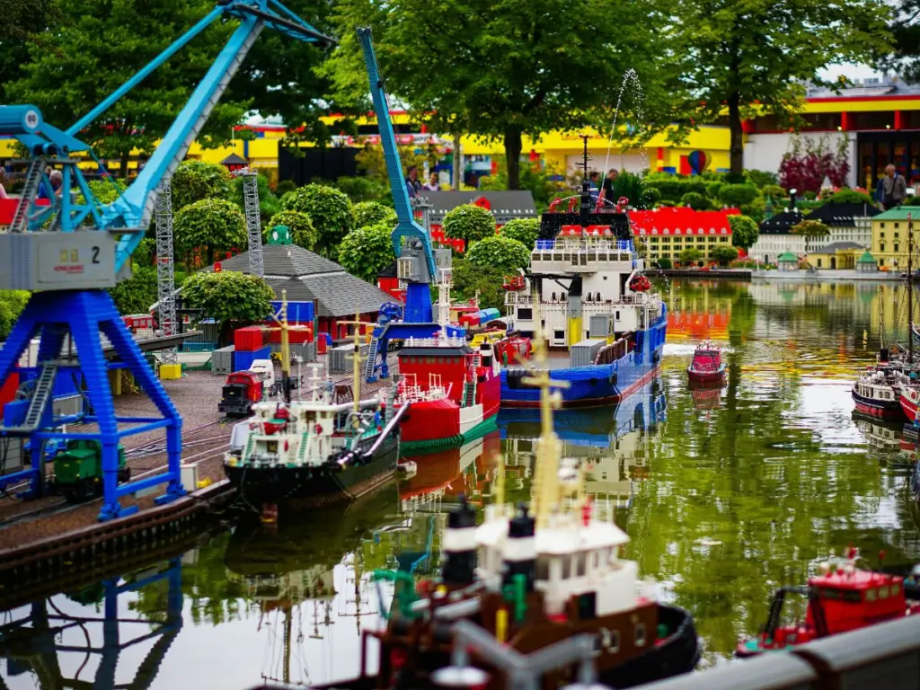 aiva apsite 9hWfbrfLse8 unsplash